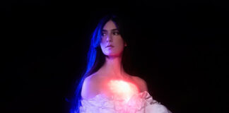 Weyes Blood lança videoclipe íntimo e psicodélico de “A Given Thing”
