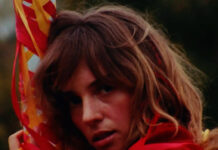 Maya Hawke lança o single “Dark” do álbum ‘Chaos Angel’