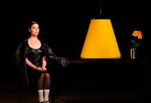 St. Vincent canta um relacionamento obsessivo e possessivo no single “Flea”