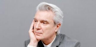 David Byrne retribui o Paramore com um cover de “Hard Times”