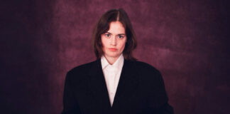 Jane Penny, do TOPS, anuncia EP solo ‘Surfacing’ e lança o single “Messages”