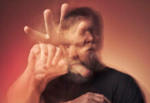 John Grant revela o single “The Child Catcher” do álbum ‘The Art of the Lie’