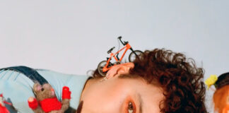 Phoebe Green reflete sobre as conexões humanas imperfeitas no single “I Think That I’m Getting Boring”