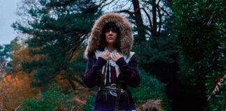 Bat for Lashes lança o single “At Your Feet” do álbum ‘The Dream of Delphi’
