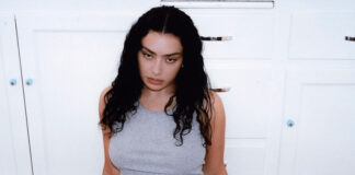 Charli XCX lança o single “360” com videoclipe repleto de celebridades