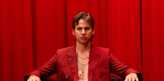 Foster the People busca a felicidade e a reconexão com a alegria da infância no single “Take Me Back”