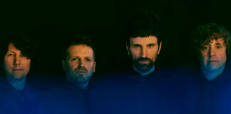 Kasabian lança o single “Darkest Lullaby” com um videoclipe inspirado em filmes de gângster dos anos 70