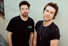 Japandroids anuncia o último álbum da carreira, ‘Fate & Alcohol’, e lança o single “Chicago”