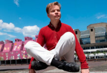 Geordie Greep, do black midi, anuncia disco de estreia solo e lança o single “Holy, Holy”