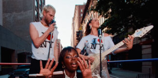 SOFI TUKKER invade as ruas de Nova Iorque com um semirreboque no videoclipe de “Woof”