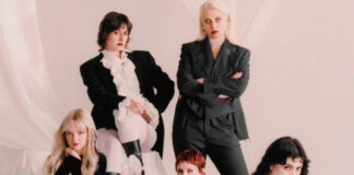 The Last Dinner Party grava clássico do Sparks e anuncia disco de covers e versões acústicas
