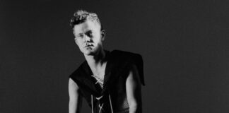 Perfume Genius compartilha três faixas descartadas do álbum ‘Too Bright’