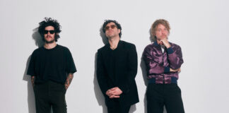 Rey Pila lança “No Me Arrastres”, single inspirado em ABBA, The Cars e Giorgio Moroder