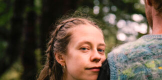 Anna B Savage anuncia o álbum ‘You & i are Earth’ e lança o single “Agnes” com Anna Mieke