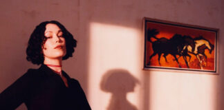 Kelly Lee Owens lança “Ballad (In The End)”, single coproduzido pelo The Chemical Brothers