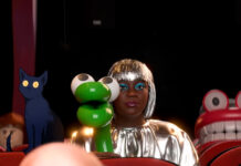 Tierra Whack registra sua busca incansável pelo amor no videoclipe de “MOOVIES”
