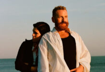 Tom Rasmussen lança o single “Never Look Back”, com Romy, do álbum ‘Live Wire’