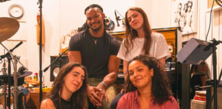 Tiny Habits lança o single “For Sale Sign” em colaboração com Lizzy McAlpine