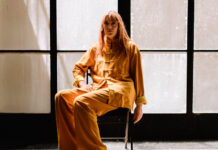 Cornelia Murr canta sobre o fim de um relacionamento e a esperança de um reencontro em “Pushing East”