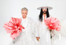 Empire of the Sun lança versão deluxe do álbum ‘Ask That God’ com duas faixas inéditas