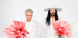 Empire of the Sun lança versão deluxe do álbum ‘Ask That God’ com duas faixas inéditas