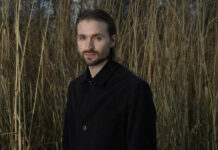 Hayden Thorpe continua a explorar os mistérios de Orford Ness no single “Doom Orchid”