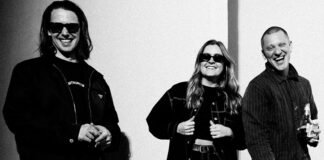 Jungle explora a dualidade de um amor jovem no single “Keep Me Satisfied”