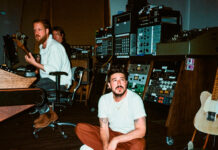 Mumford & Sons anuncia o álbum ‘RUSHMERE’, o primeiro em sete anos, e lança a faixa-título