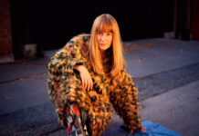 The Weather Station lança o single “Mirror” do álbum ‘The Humanhood’