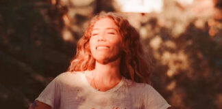 Your Smith compartilha uma jornada emocional no single “Peaches”