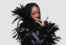 DEBBY FRIDAY retrata uma conexão profunda e íntima entre duas pessoas no single “1/17”