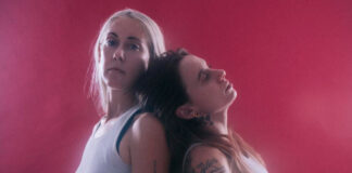 Julien Baker e TORRES cantam sobre um amor turbulento no single “Dirt”
