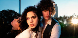 Sunflower Bean expressa a dor e a desilusão de estar sozinho no single “Nothing Romantic”