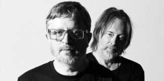 Mark Pritchard e Thom Yorke lançam “Gangsters”, single do álbum colaborativo ‘Tall Tales’