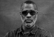 6 discos para ouvir hoje: Tunde Adebimpe, Julien Baker & TORRES, quickly, quickly, Beirut e mais