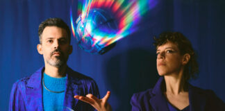 tUnE-yArDs canta a dor de um coração partido no single “Heartbreak”