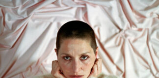 Cate Le Bon anuncia o álbum ‘Michelangelo Dying’ e lança o single “Heaven Is No Feeling”
