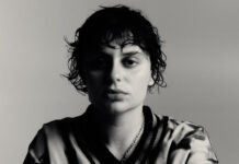 Ana Frango Elétrico encerra a era ‘Me Chama de Gato Que Eu Sou Sua’ com single duplo