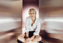 Avalon Emerson lança os singles “Sort of Like a Dream” e “You’re My World”