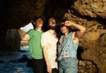 Big Thief explora a dualidade entre prazer e dor no single “All Night All Day”