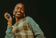 John Glacier mantém uma autoconfiança inabalável no single “Fly With Me”