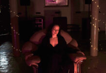 Laura Groves anuncia o EP ‘Yes’ e lança o single “Deep Blue”