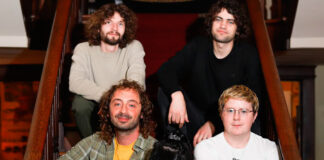 Wednesday retrata um turbilhão de experiências brutais no single “Pick Up That Knife”