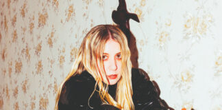 Austra anuncia o álbum ‘Chin Up Buttercup’ e lança o single “Math Equation”