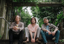 Bright Eyes anuncia o EP ‘Kids Table’ e lança o single “Dyslexic Palindrome”