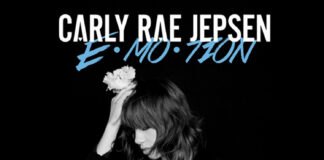 Carly Rae Jepsen anuncia edição comemorativa de 10 anos do álbum ‘E•MO•TION’ e lança a inédita “More”