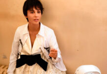 Naomi Scott canta o começo do fim de um relacionamento em “Cut Me Loose”