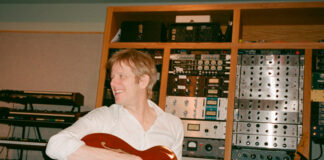 Spoon retorna com os singles “Chateau Blues” e “Guess I’m Fallin In Love”