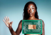 Sudan Archives lança o single ‘MS. PAC MAN’, inspirado no clássico jogo de fliperama