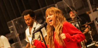 Carly Rae Jepsen lança “Guardian Angel”, faixa da edição comemorativa de ‘E•MO•TION’